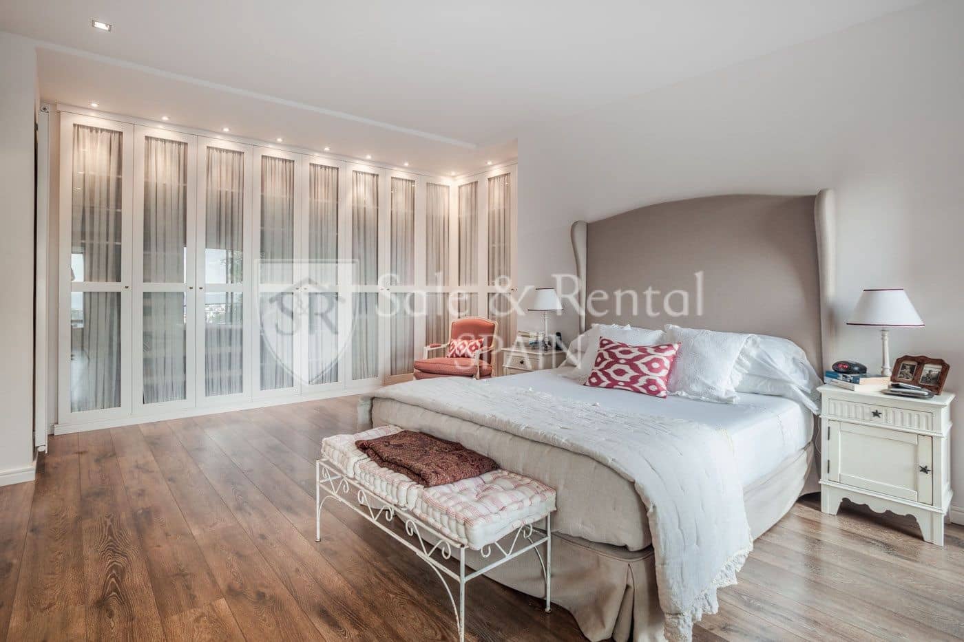 3 bedroom Villa for sale in Sitges with pool garage - € 1,950,000 (Ref: 9805964)