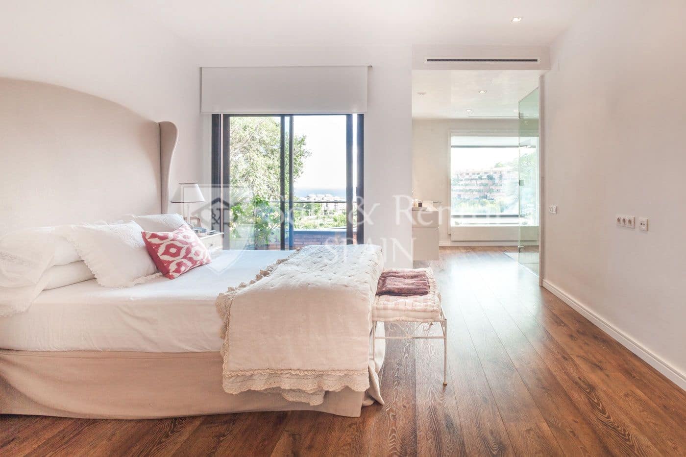 3 bedroom Villa for sale in Sitges with pool garage - € 1,950,000 (Ref: 9805964)