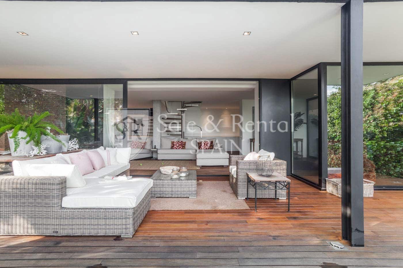 3 bedroom Villa for sale in Sitges with pool garage - € 1,950,000 (Ref: 9805964)