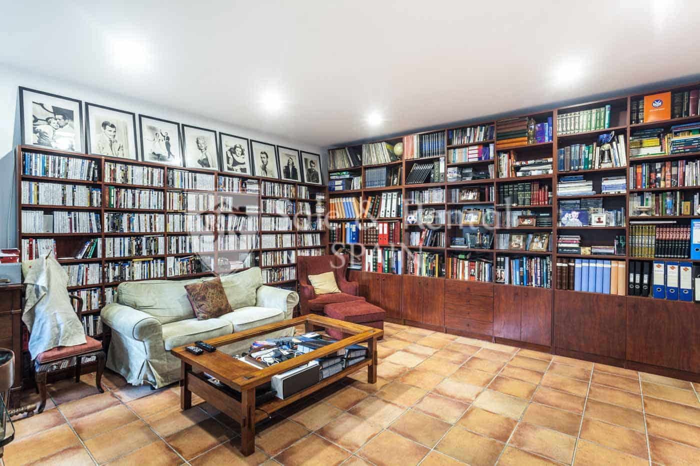 3 bedroom Villa for sale in Sitges with pool garage - € 1,950,000 (Ref: 9805964)