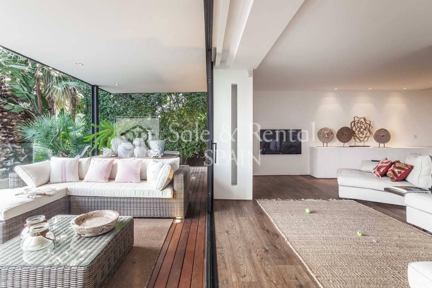 3 bedroom Villa for sale in Sitges with pool garage - € 1,950,000 (Ref: 9805964)