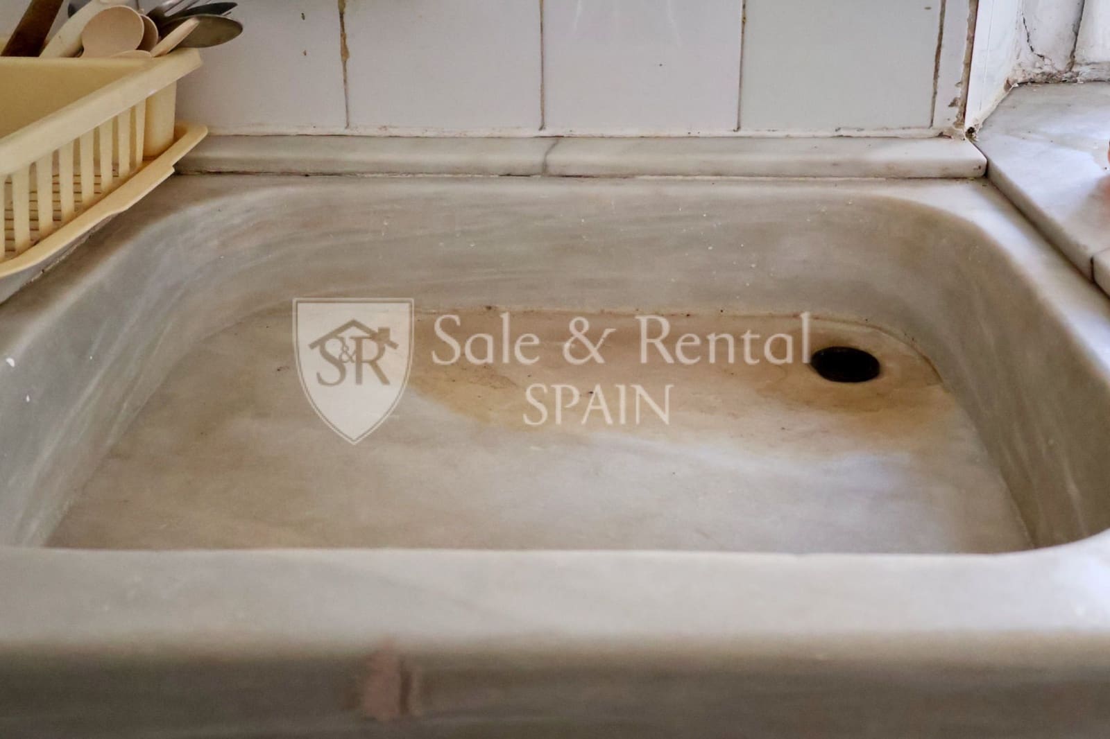 3 bedroom Villa for sale in Barcelona city - € 259,000 (Ref: 9807565)