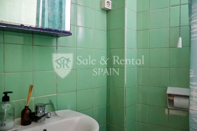 3 bedroom Villa for sale in El Barri Gòtic, Barcelona city - € 259,000 (Ref: 9807565)