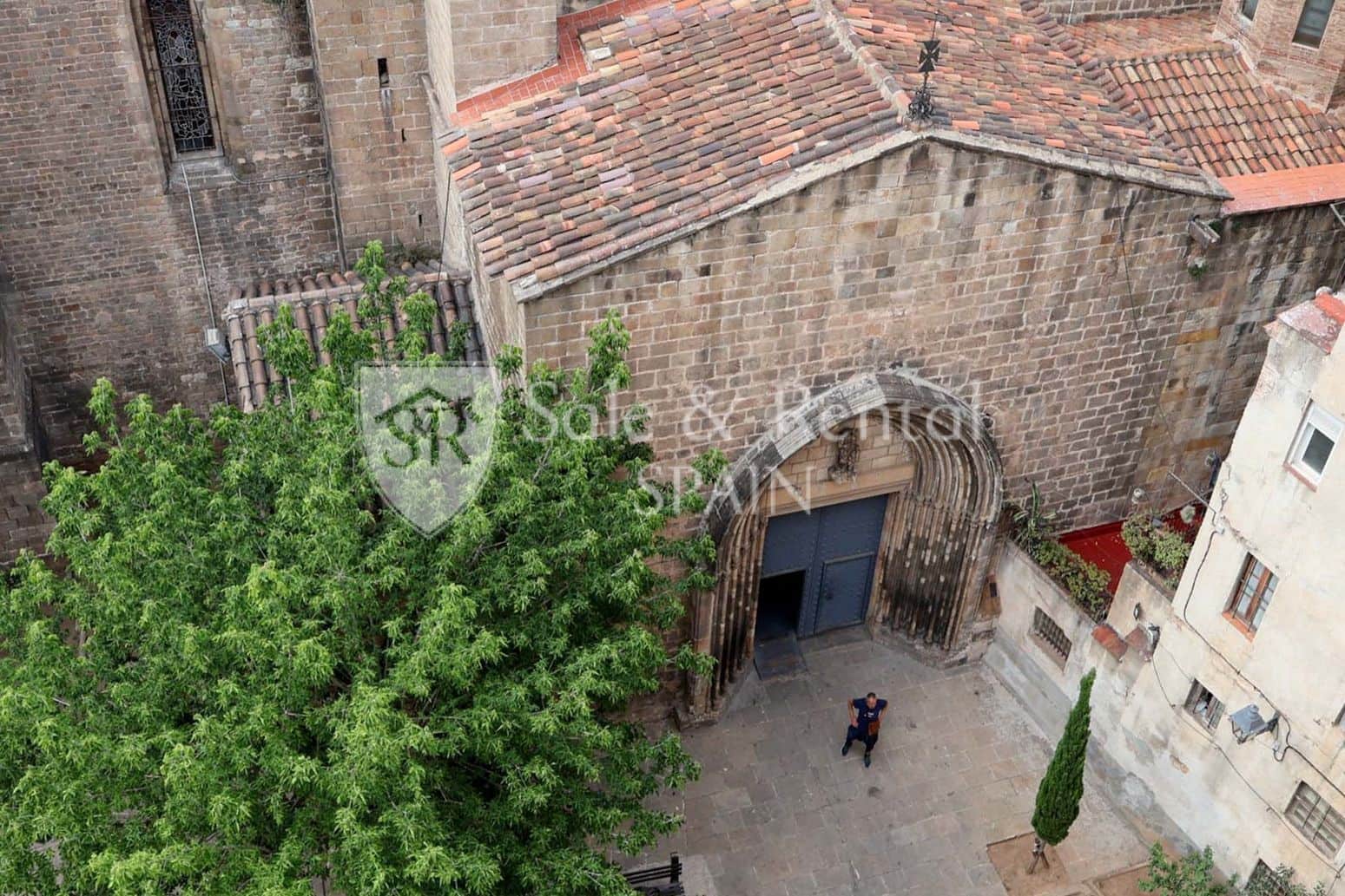 3 bedroom Villa for sale in Barcelona city - € 259,000 (Ref: 9807565)