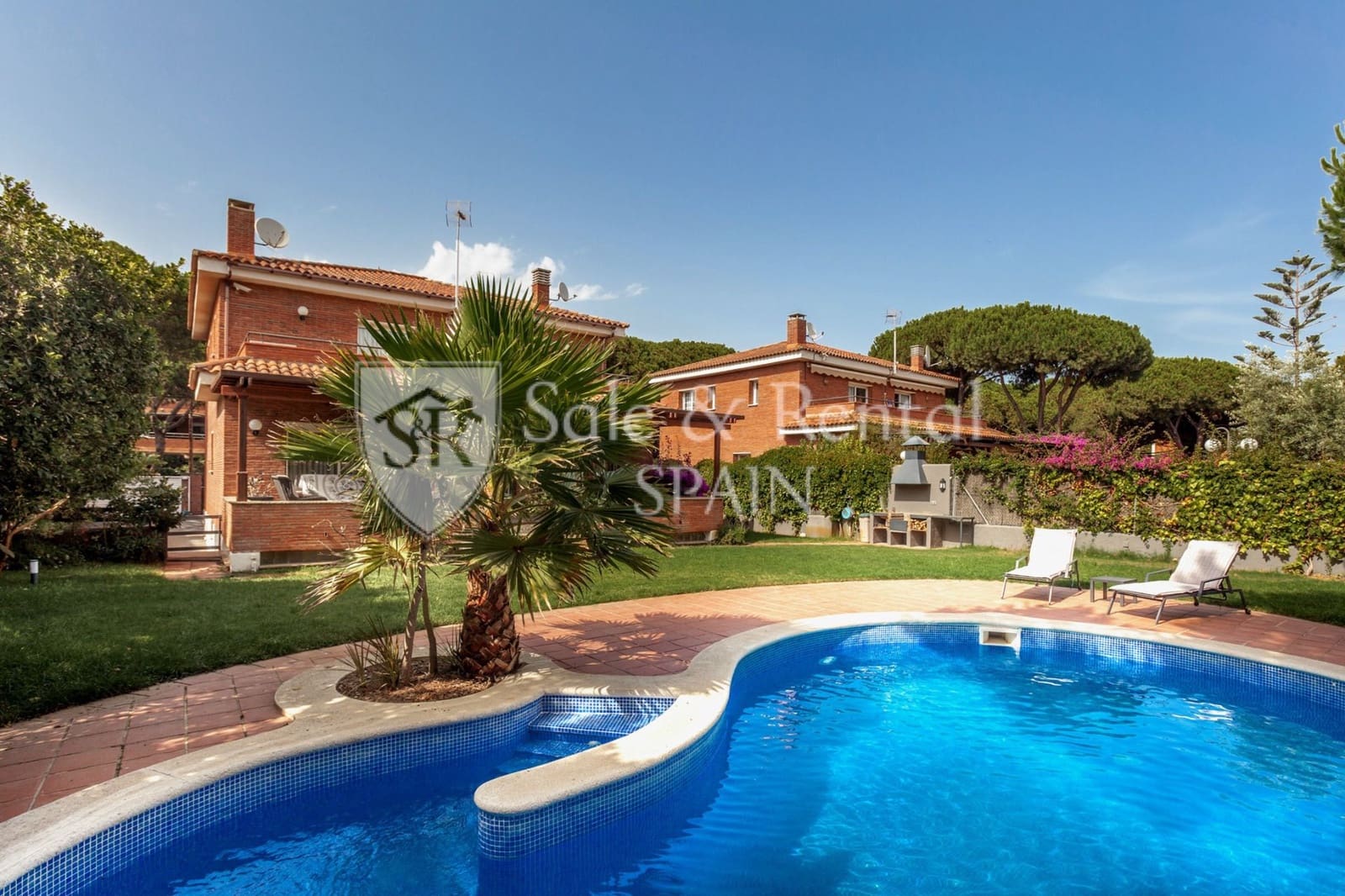 6 sovrum Villa till salu i Gava med pool garage - 2 650 000 € (Ref: 9807566)