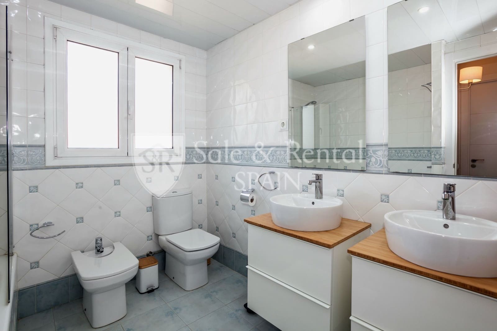 6 sovrum Villa till salu i Gava med pool garage - 2 650 000 € (Ref: 9807566)