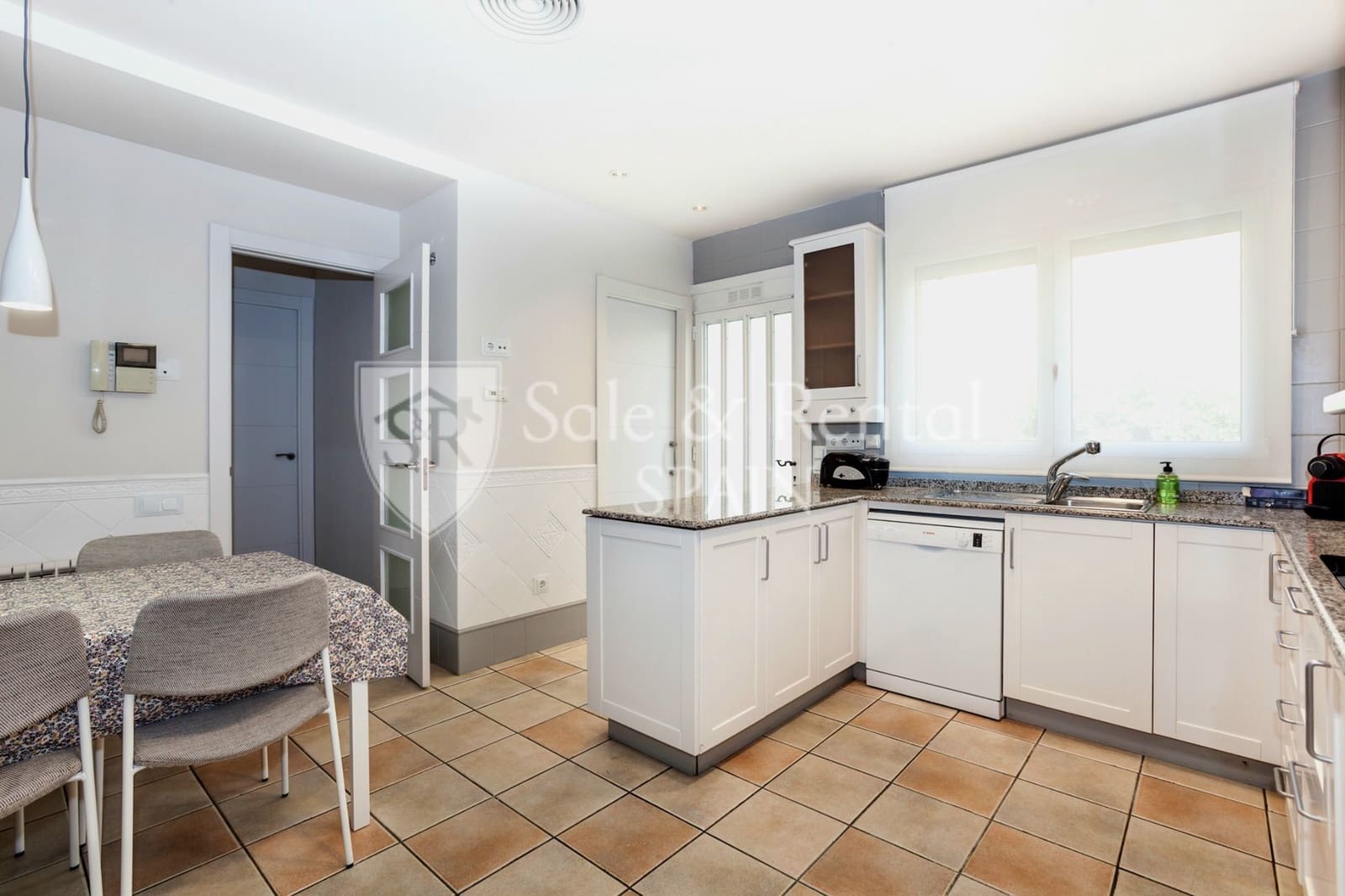 6 sovrum Villa till salu i Gava med pool garage - 2 650 000 € (Ref: 9807566)