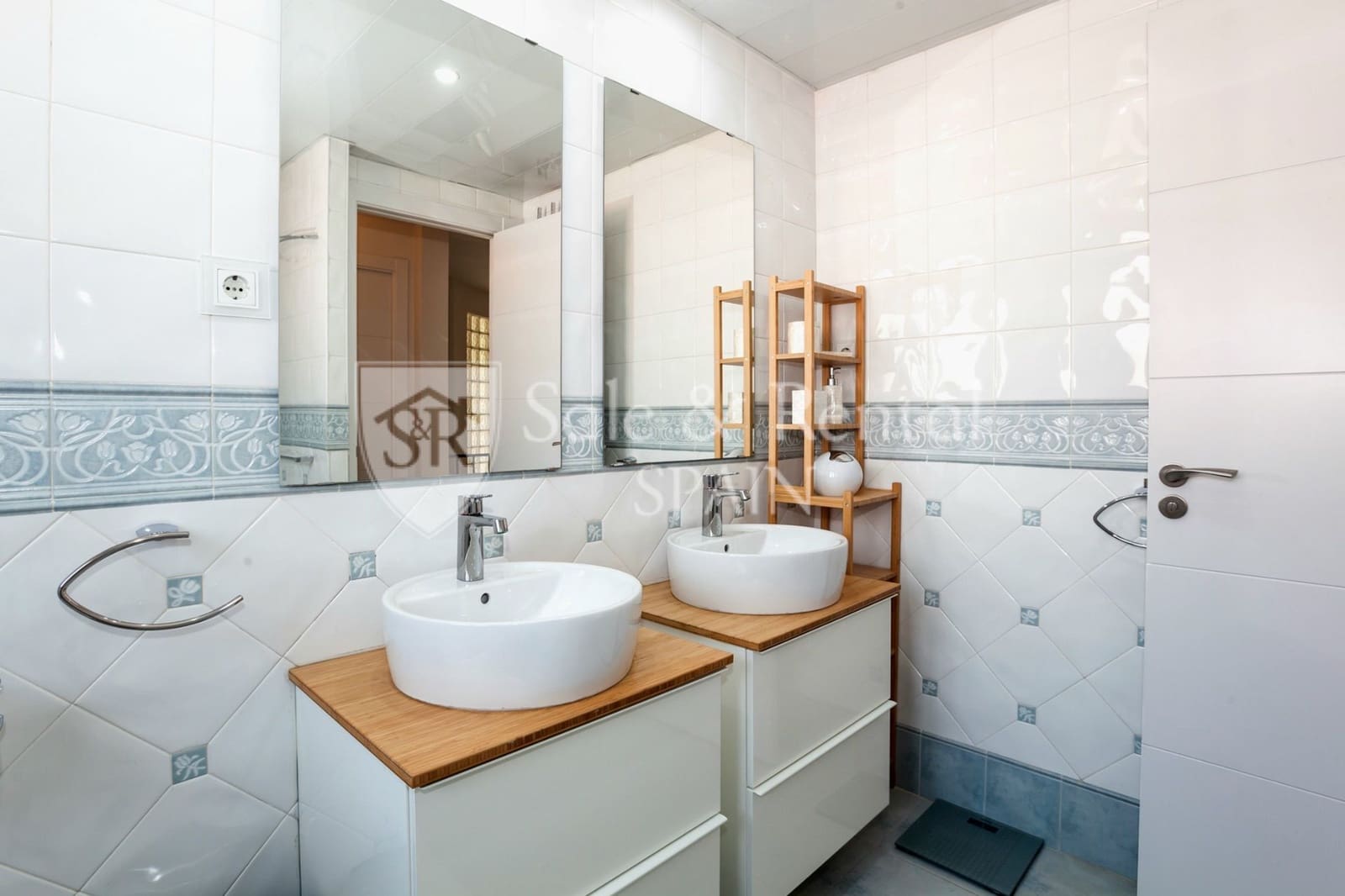 6 sovrum Villa till salu i Gava med pool garage - 2 650 000 € (Ref: 9807566)