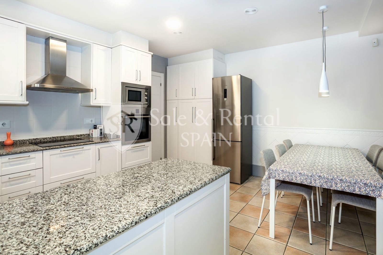 6 sovrum Villa till salu i Gava med pool garage - 2 650 000 € (Ref: 9807566)