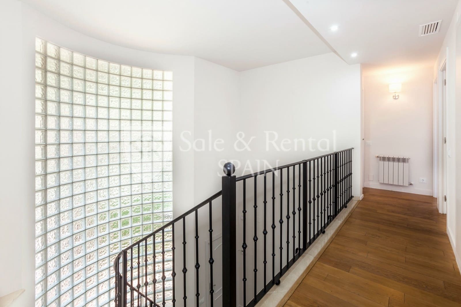 6 sovrum Villa till salu i Gava med pool garage - 2 650 000 € (Ref: 9807566)