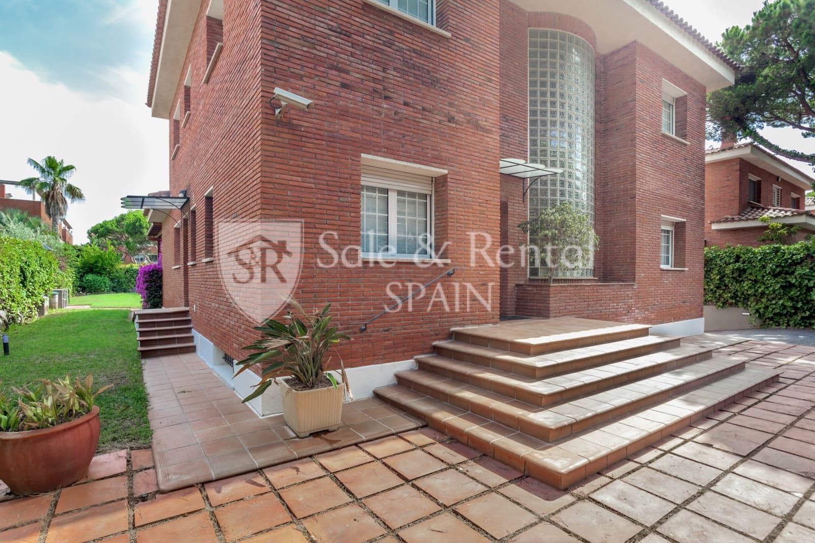 6 sovrum Villa till salu i Gava med pool garage - 2 650 000 € (Ref: 9807566)