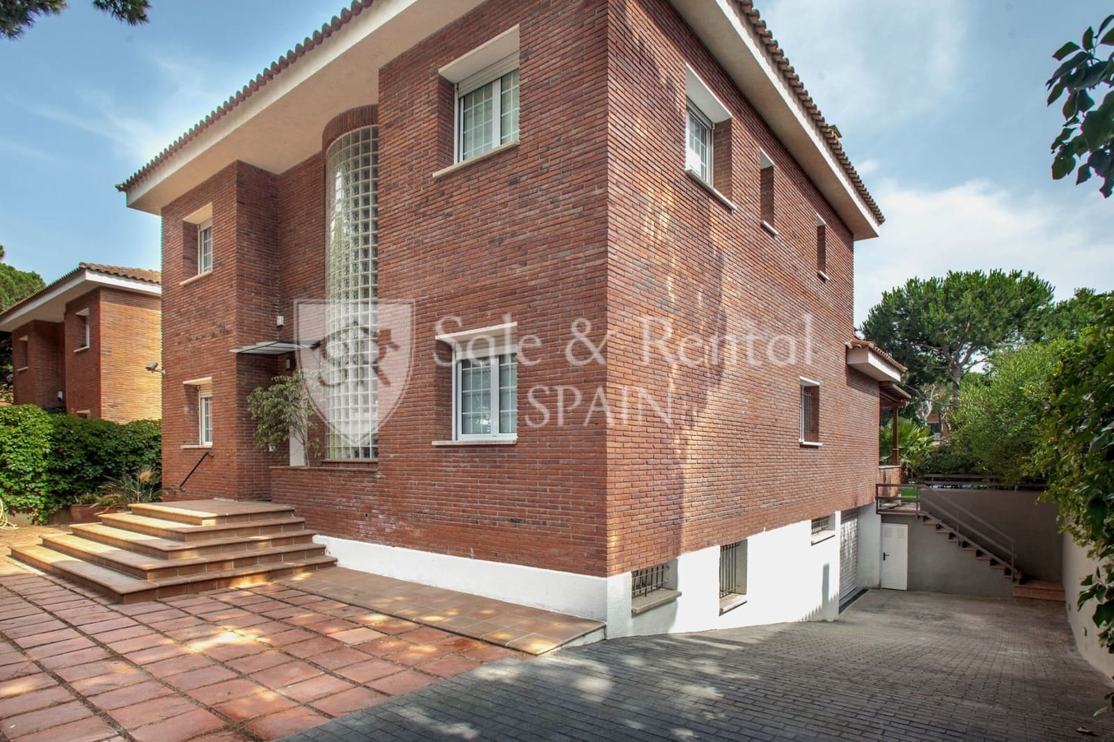 6 sovrum Villa till salu i Gava med pool garage - 2 650 000 € (Ref: 9807566)