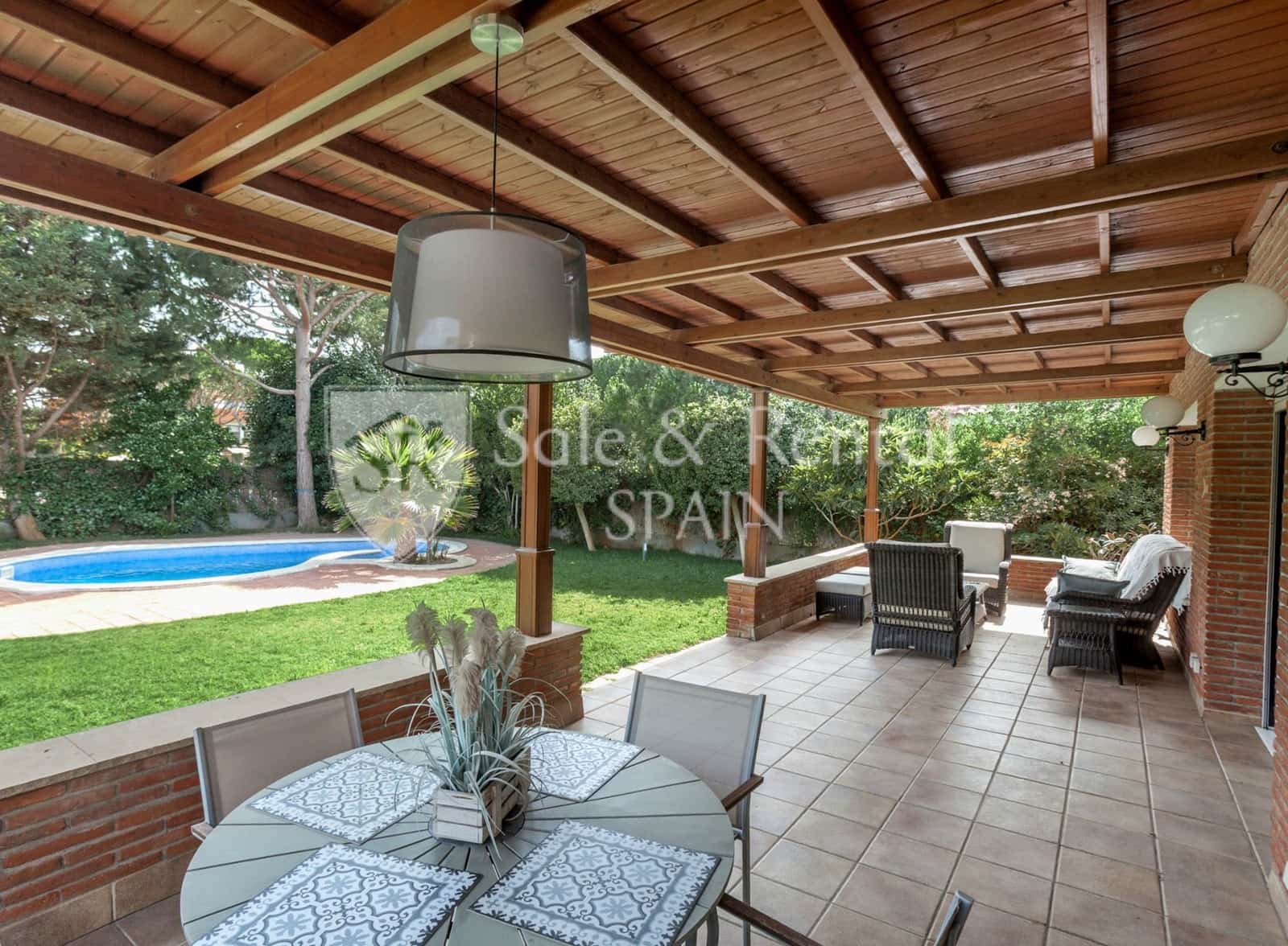 6 sovrum Villa till salu i Gava med pool garage - 2 650 000 € (Ref: 9807566)