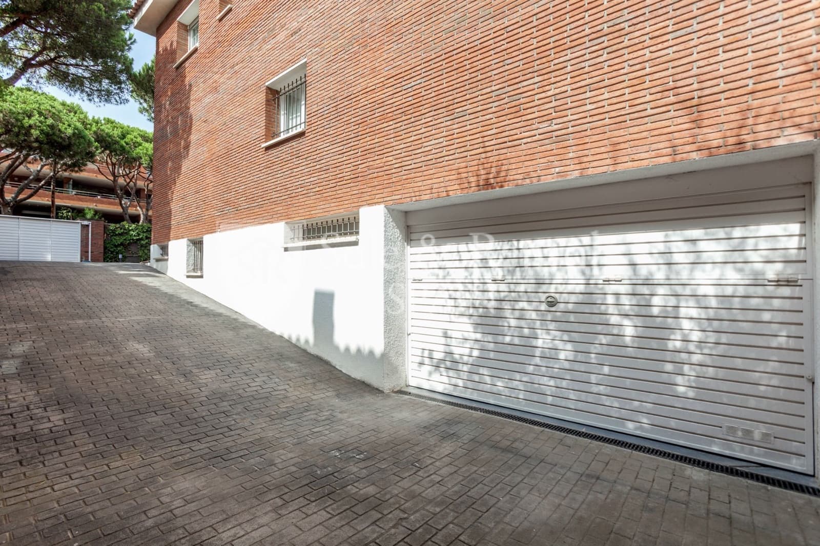 6 sovrum Villa till salu i Gava med pool garage - 2 650 000 € (Ref: 9807566)