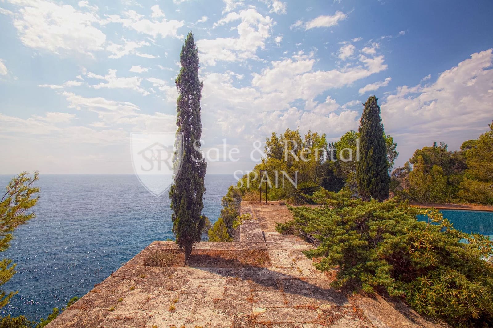 Chalet de 1 habitación en Lloret de Mar en venta con piscina - 6.500.000 € (Ref: 9807567)