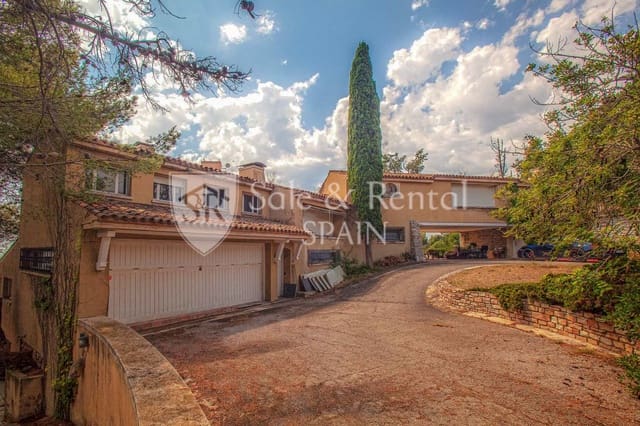 Chalet de 1 habitación en Canyelles, Lloret de Mar en venta con piscina - 6.500.000 € (Ref: 9807567)