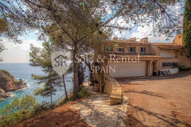 Chalet de 1 habitación en Canyelles, Lloret de Mar en venta con piscina - 6.500.000 € (Ref: 9807567)
