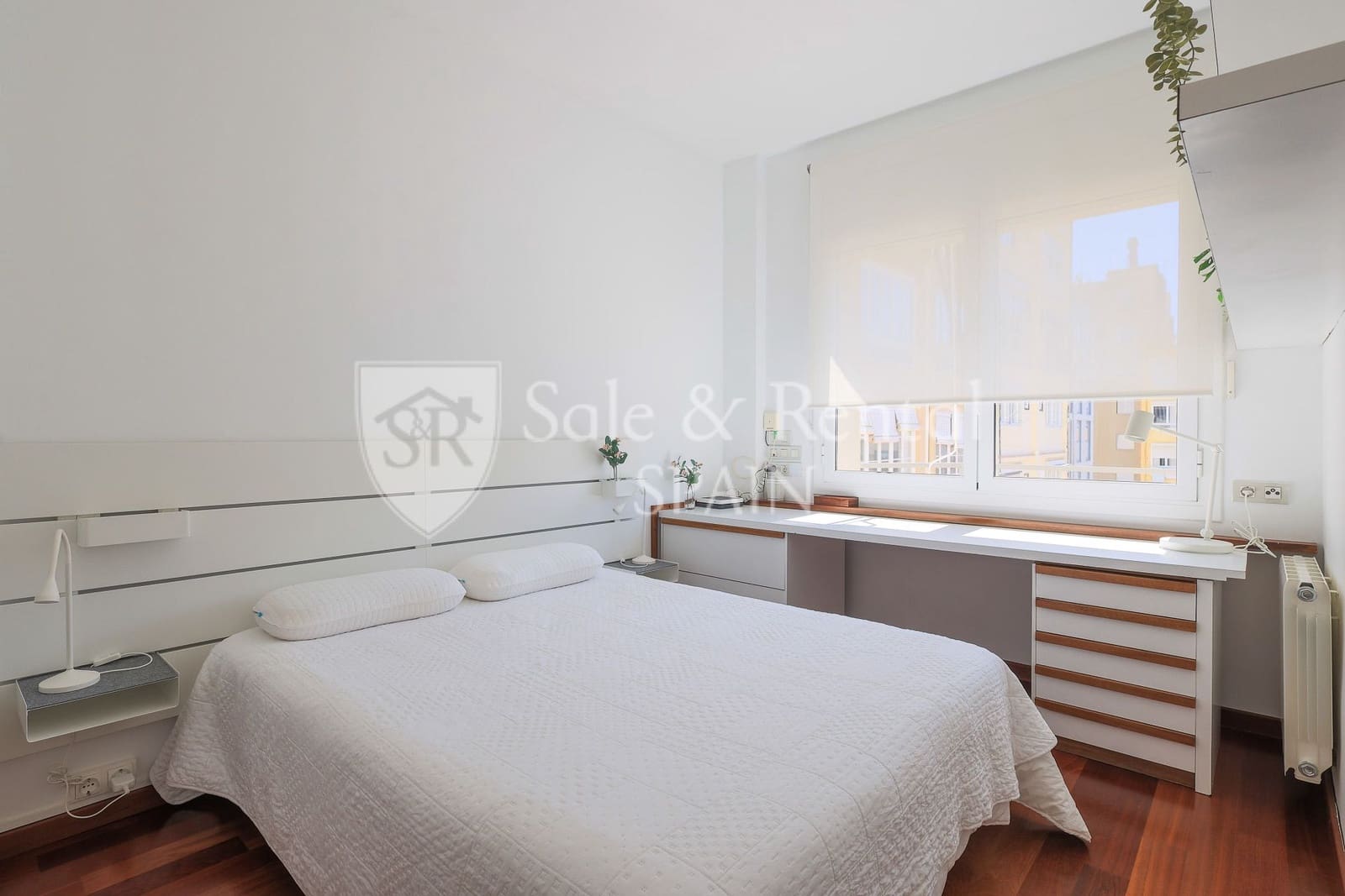 3 makuuhuone Huvila myytävänä paikassa Barcelona kaupunki mukana uima-altaan 
autotalli - 975 000 € (Ref: 9811196)