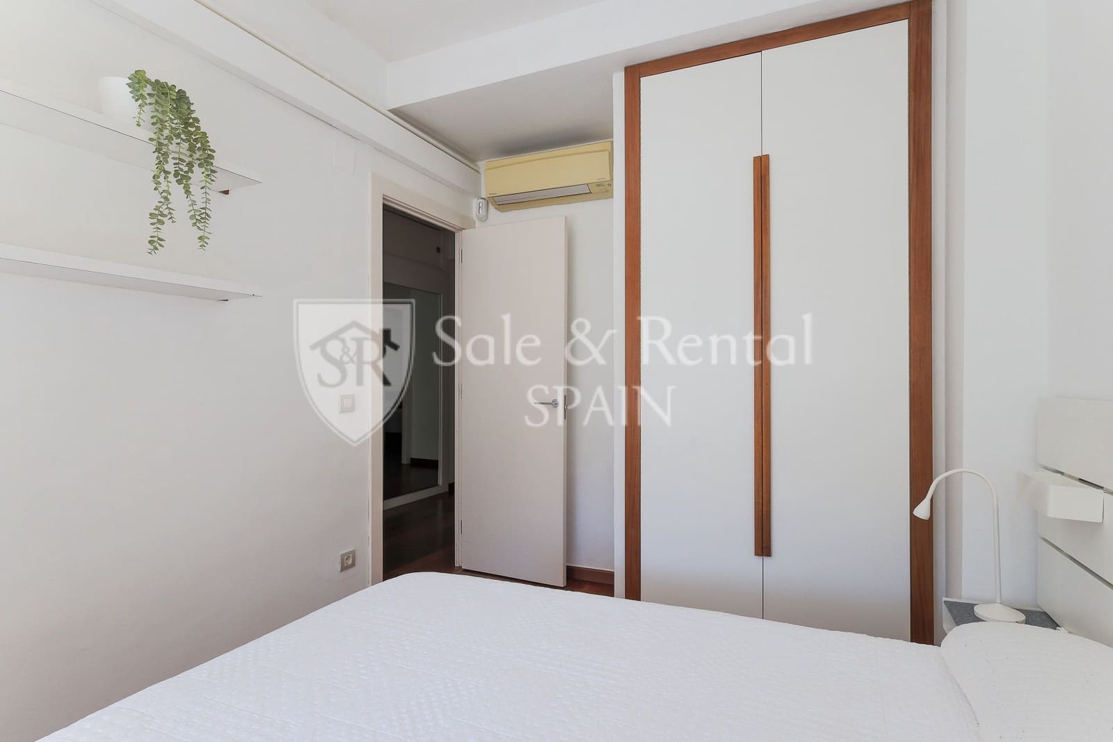 3 makuuhuone Huvila myytävänä paikassa Barcelona kaupunki mukana uima-altaan 
autotalli - 975 000 € (Ref: 9811196)