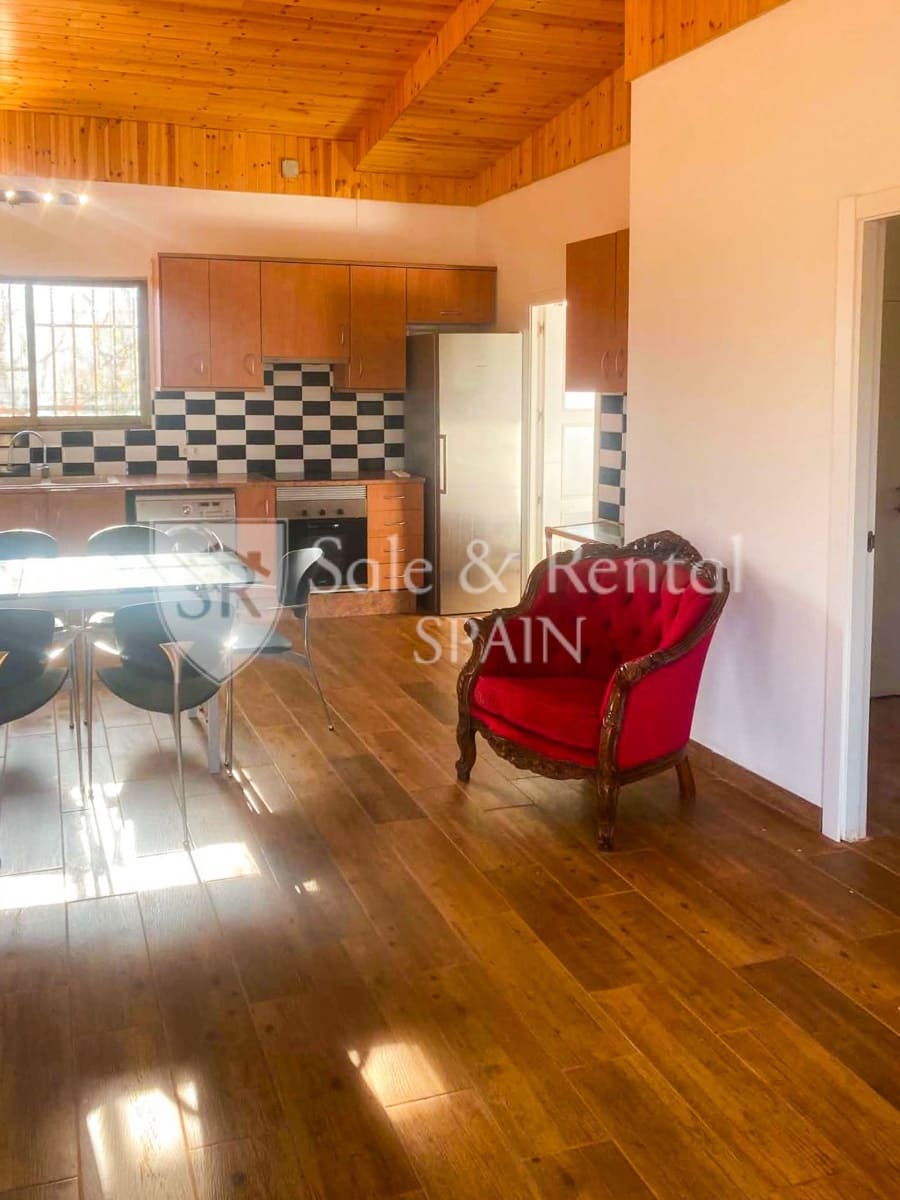 7 bedroom Villa for sale in Montserrat with pool garage - € 595,000 (Ref: 9840036)