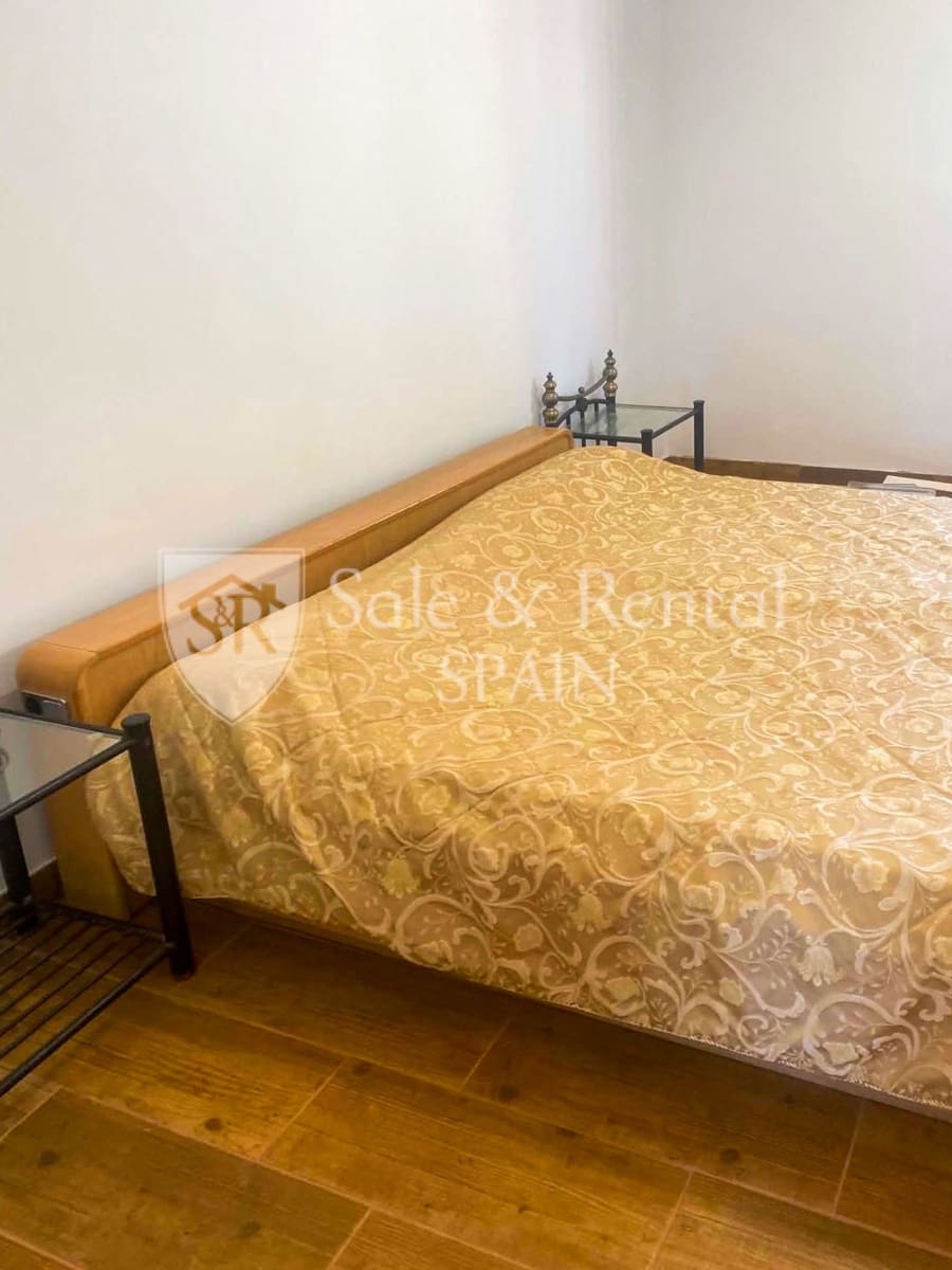 7 bedroom Villa for sale in Montserrat with pool garage - € 595,000 (Ref: 9840036)
