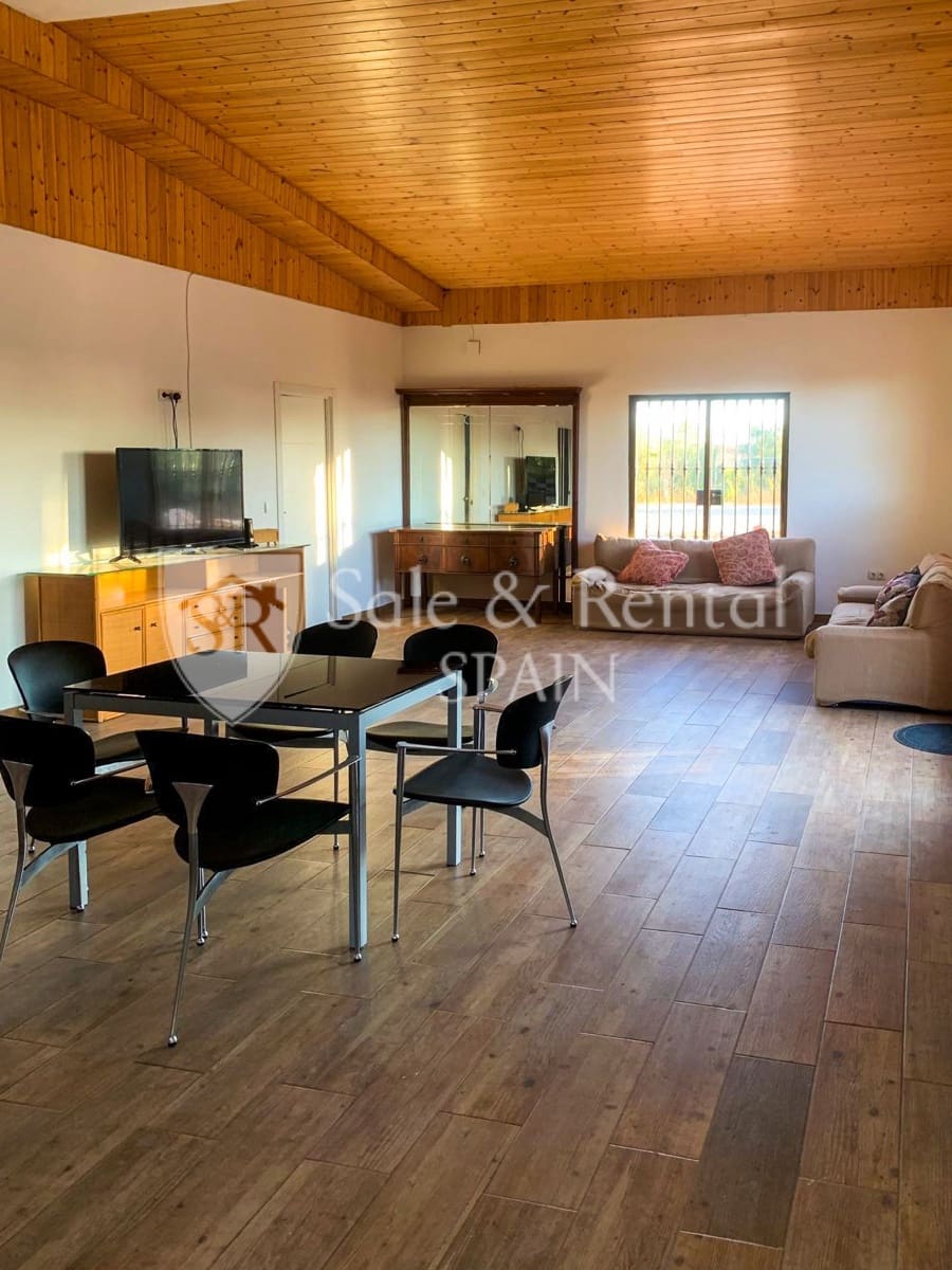 7 bedroom Villa for sale in Montserrat with pool garage - € 595,000 (Ref: 9840036)