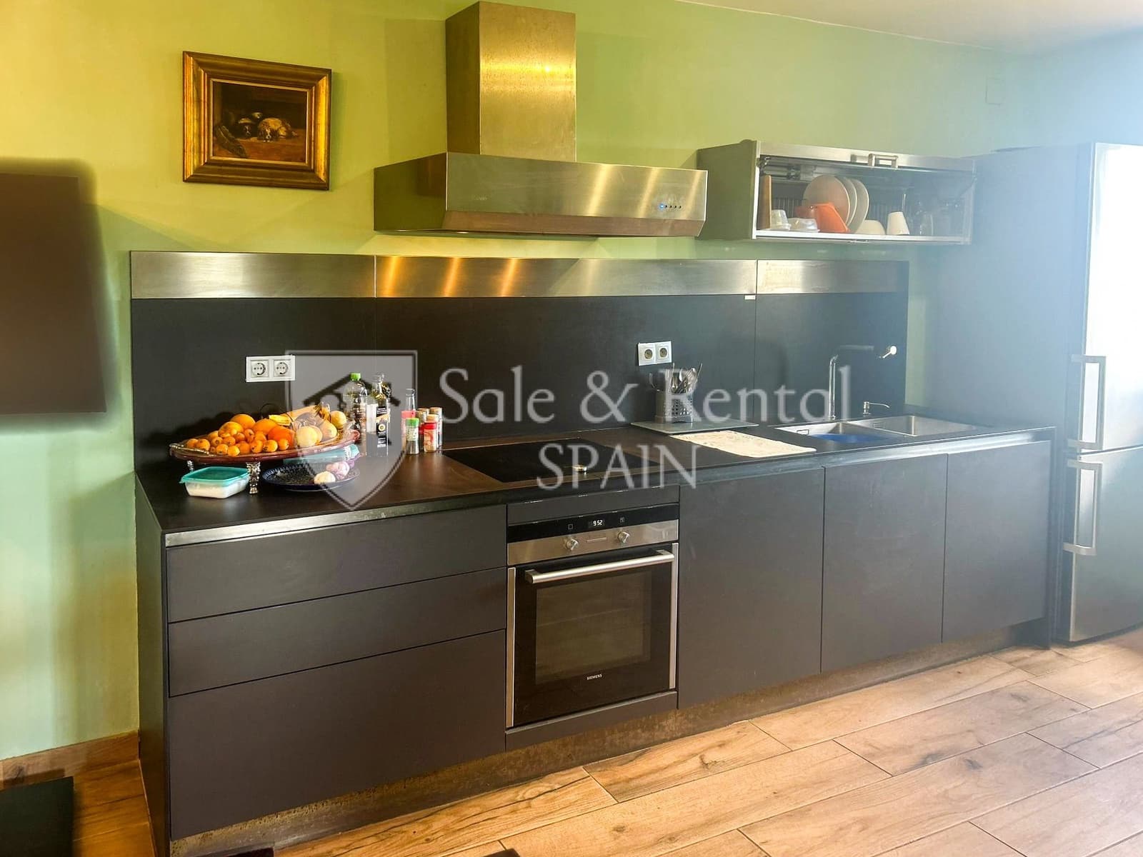 7 bedroom Villa for sale in Montserrat with pool garage - € 595,000 (Ref: 9840036)
