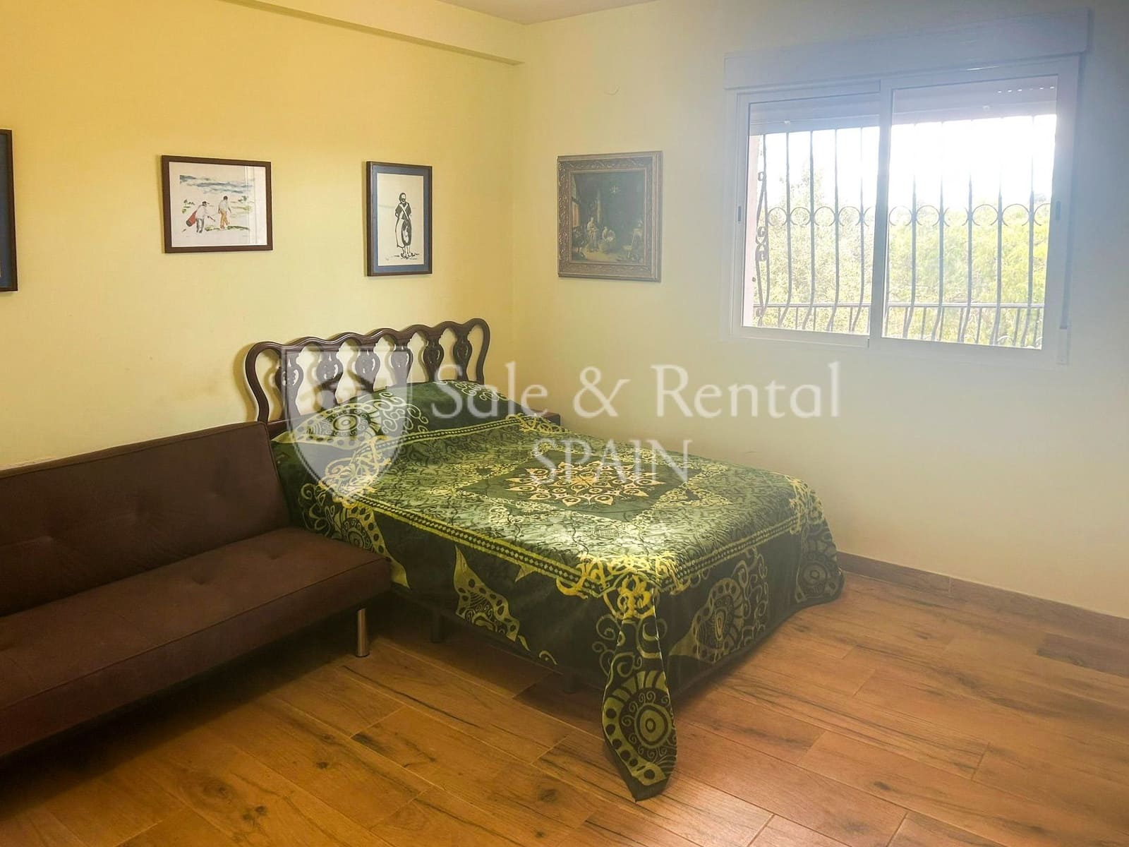 7 bedroom Villa for sale in Montserrat with pool garage - € 595,000 (Ref: 9840036)