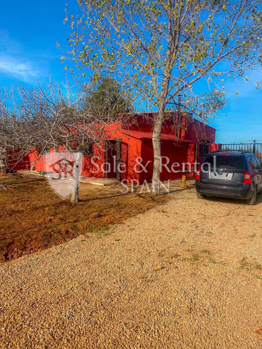 7 bedroom Villa for sale in Montserrat with pool garage - € 595,000 (Ref: 9840036)