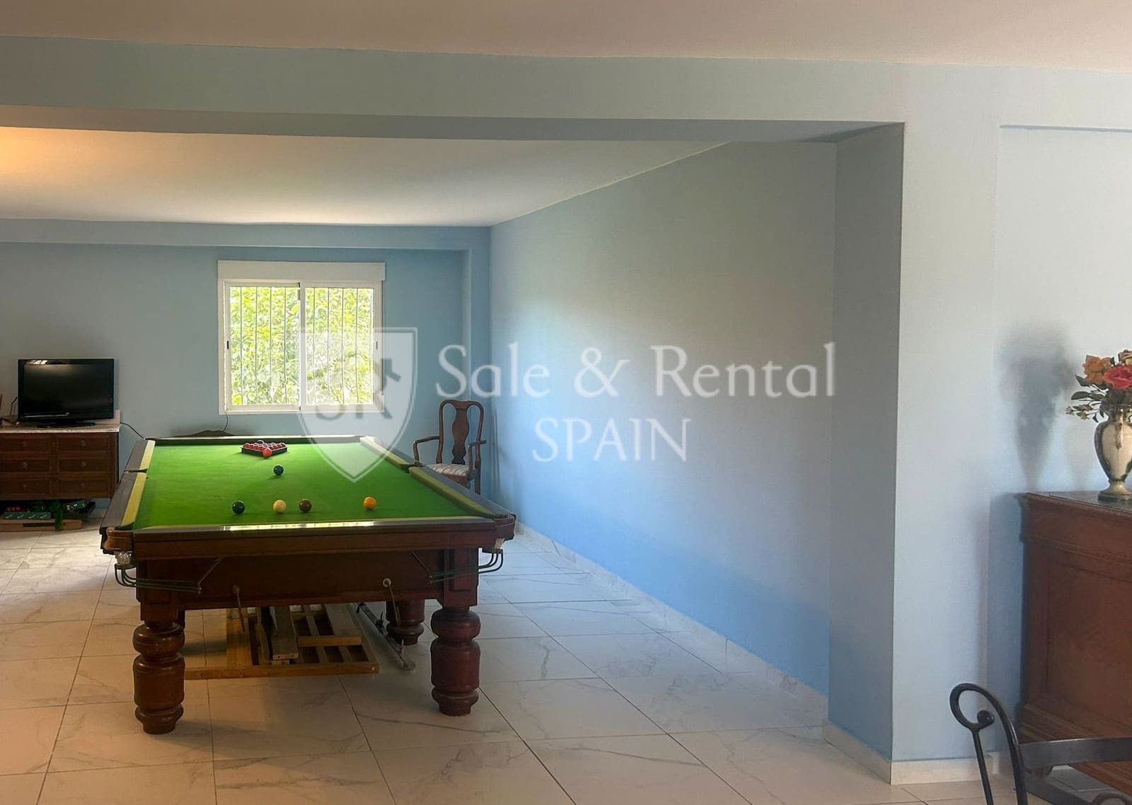 7 bedroom Villa for sale in Montserrat with pool garage - € 595,000 (Ref: 9840036)