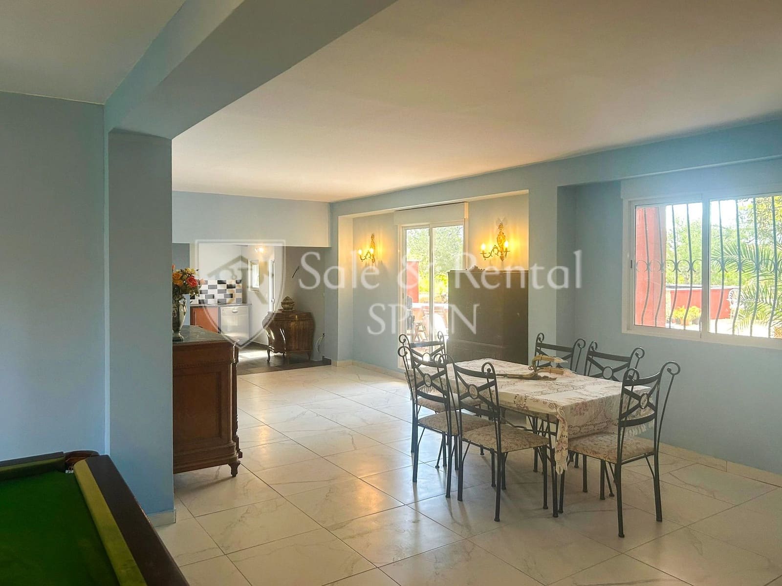 7 bedroom Villa for sale in Montserrat with pool garage - € 595,000 (Ref: 9840036)