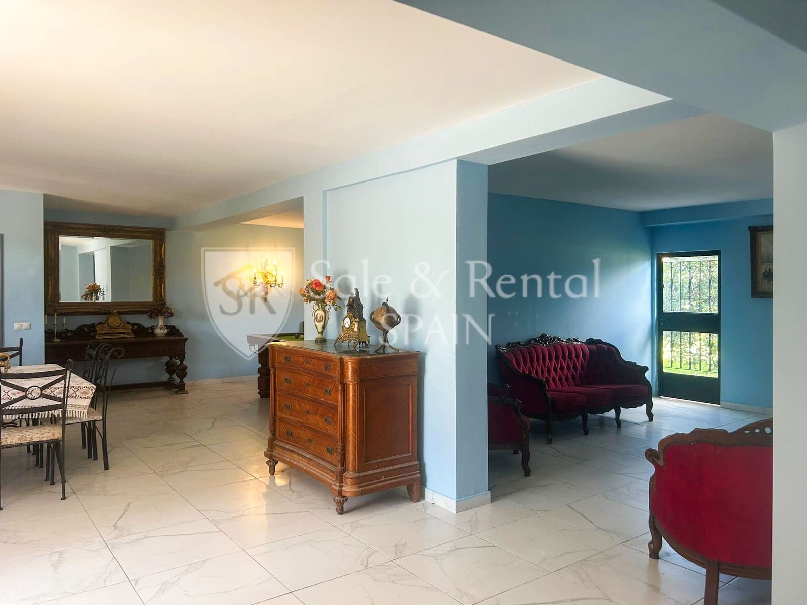 7 bedroom Villa for sale in Montserrat with pool garage - € 595,000 (Ref: 9840036)