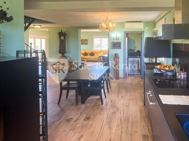 7 soveværelse Villa til salg i Montserrat med swimmingpool garage - € 595.000 (Ref: 9840036)