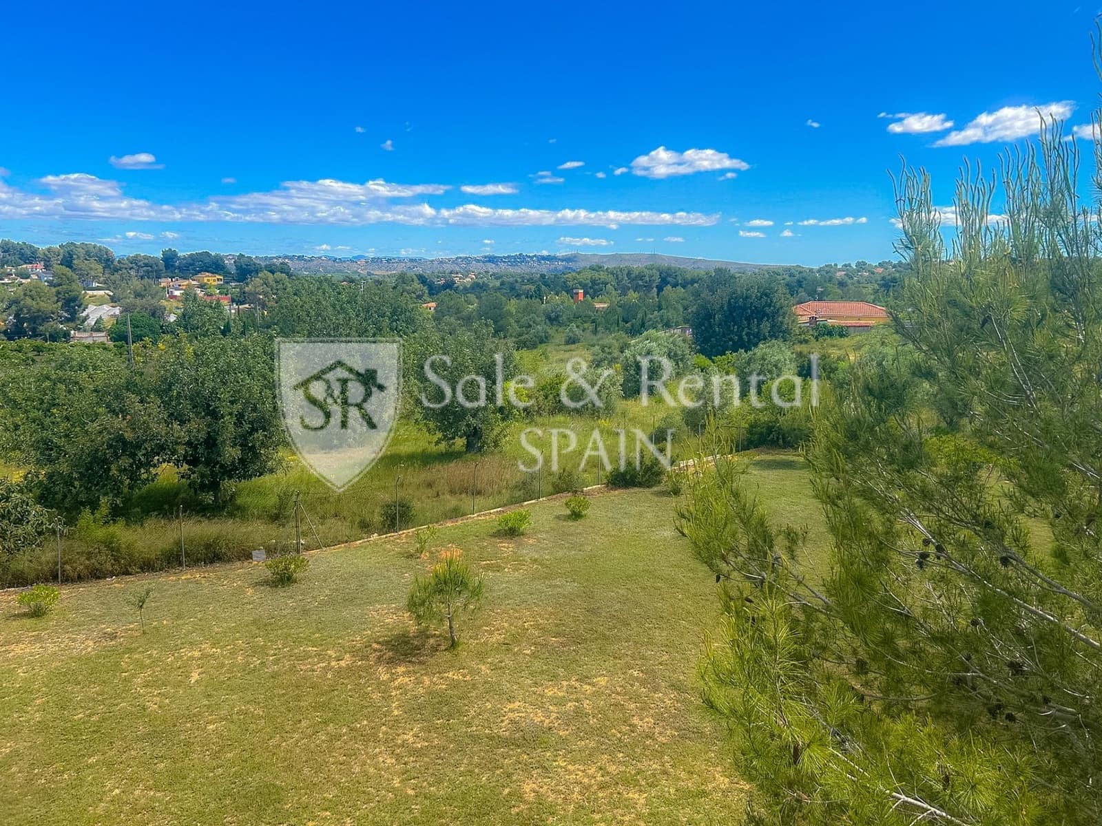 7 bedroom Villa for sale in Montserrat with pool garage - € 595,000 (Ref: 9840036)