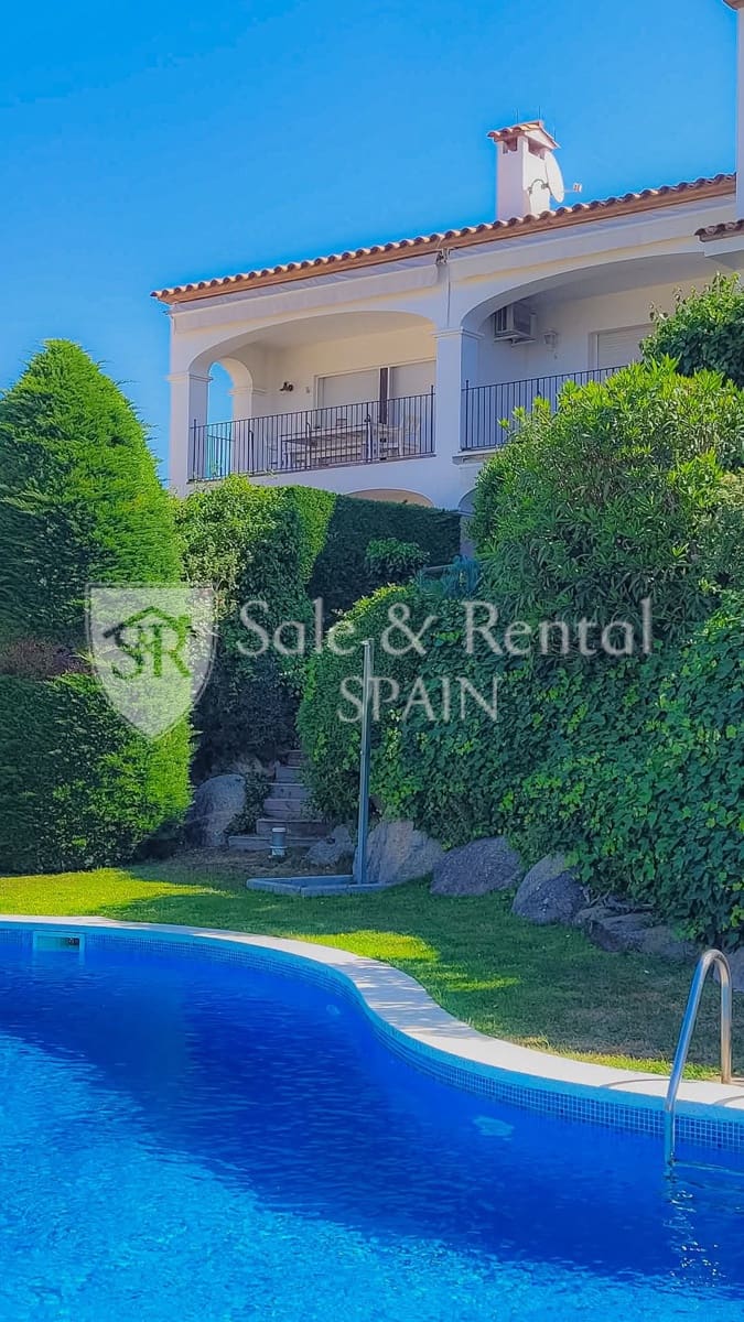 4 bedroom Villa for sale in Sant Feliu de Guixols with pool garage - € 740,000 (Ref: 9850868)