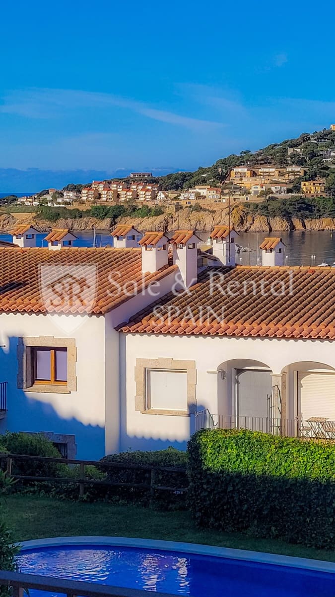4 bedroom Villa for sale in Sant Feliu de Guixols with pool garage - € 740,000 (Ref: 9850868)
