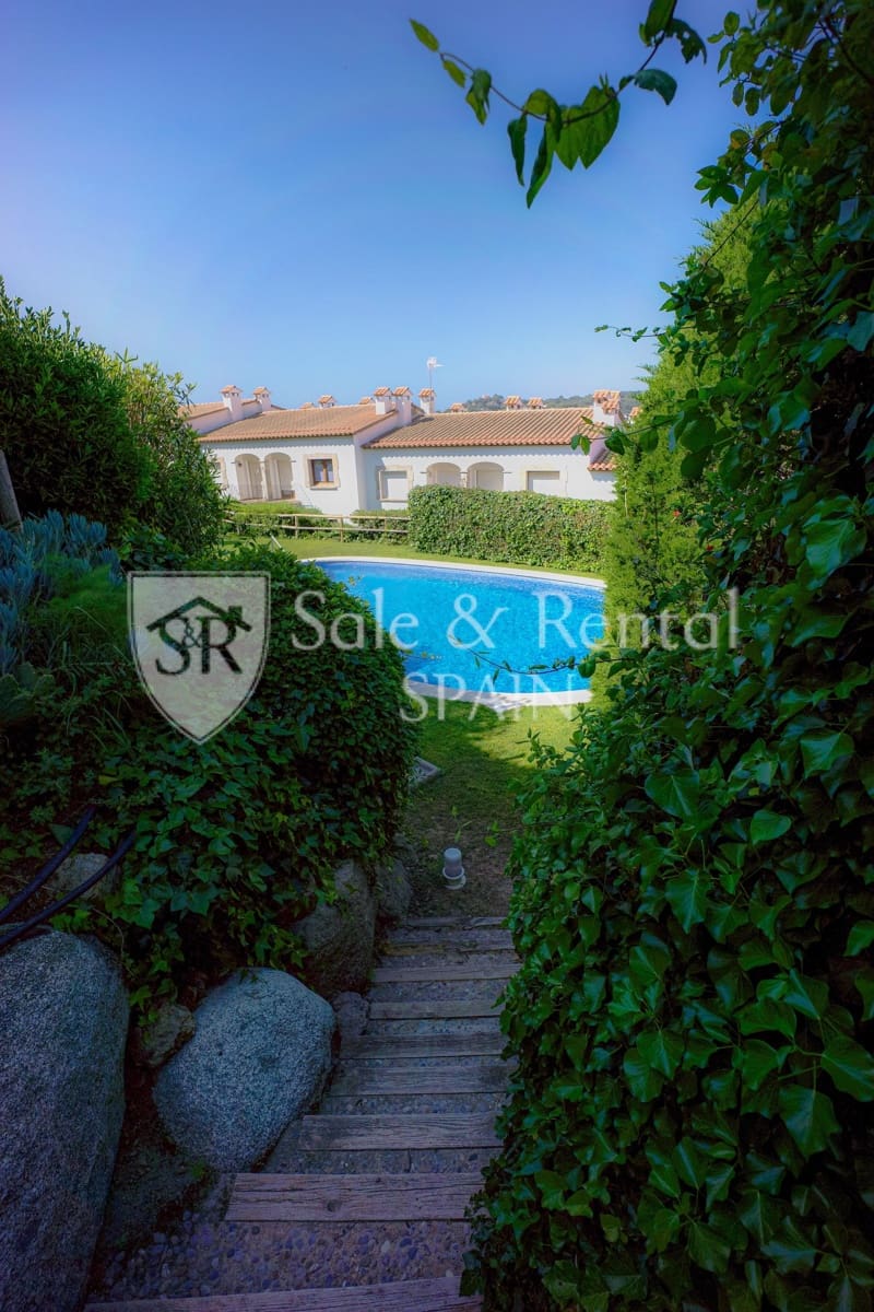 4 bedroom Villa for sale in Sant Feliu de Guixols with pool garage - € 740,000 (Ref: 9850868)