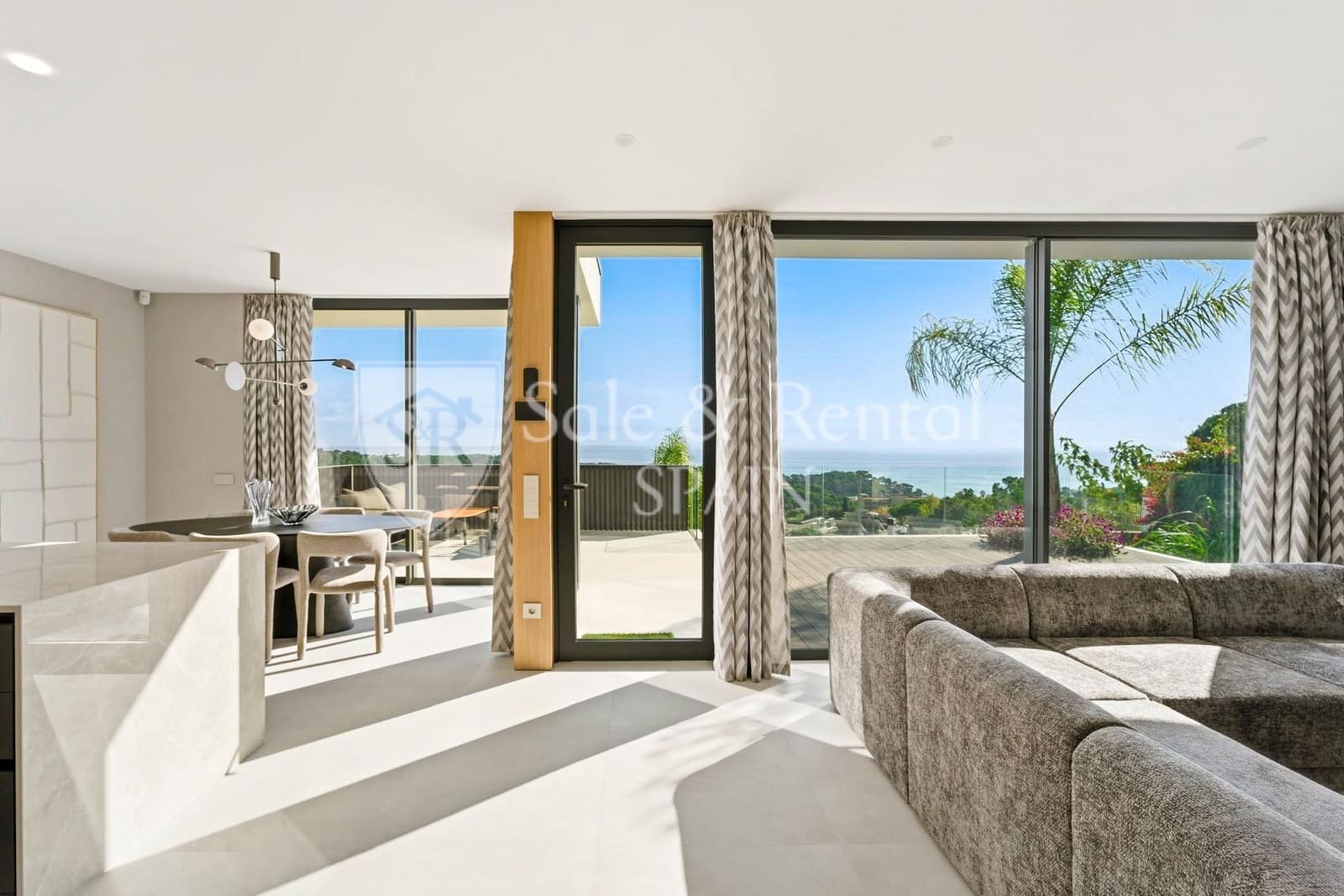 Chalet de 3 habitaciones en Lloret de Mar en venta con piscina garaje - 1.350.000 € (Ref: 9850870)