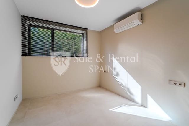 3 soveværelse Villa til salg i Roca Grossa, Lloret de Mar med swimmingpool garage - € 1.350.000 (Ref: 9850870)