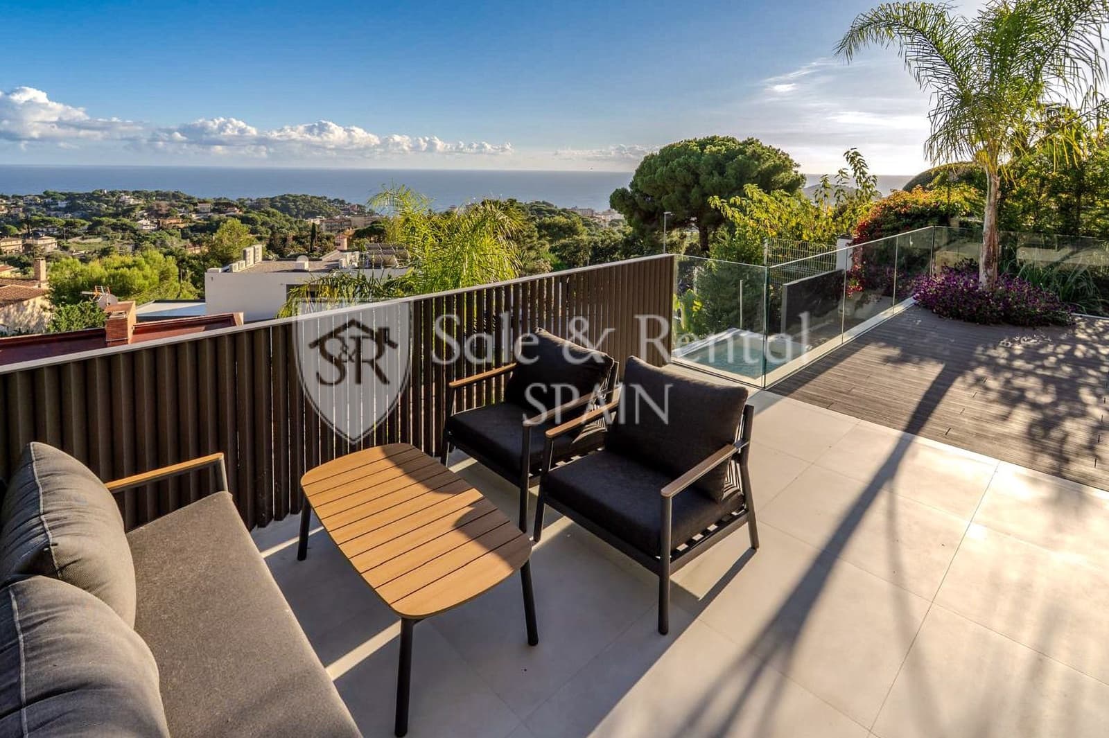 Chalet de 3 habitaciones en Lloret de Mar en venta con piscina garaje - 1.350.000 € (Ref: 9850870)
