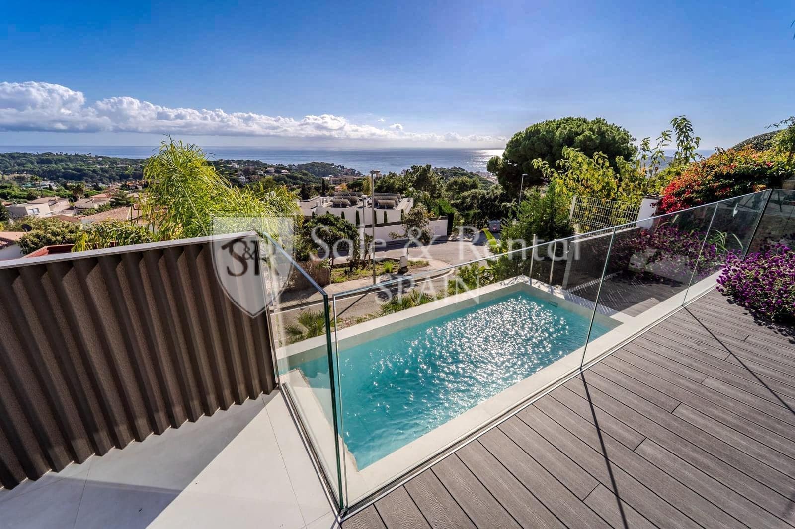 Chalet de 3 habitaciones en Lloret de Mar en venta con piscina garaje - 1.350.000 € (Ref: 9850870)