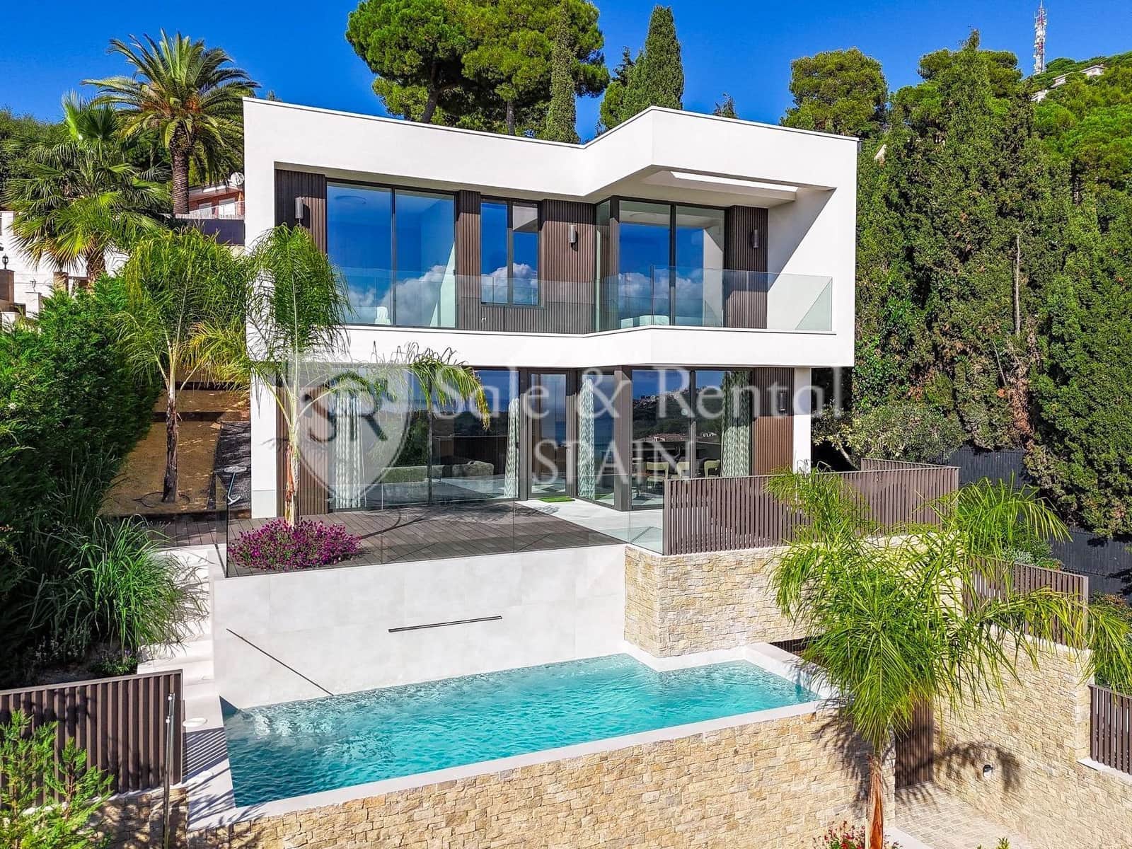Chalet de 3 habitaciones en Lloret de Mar en venta con piscina garaje - 1.350.000 € (Ref: 9850870)