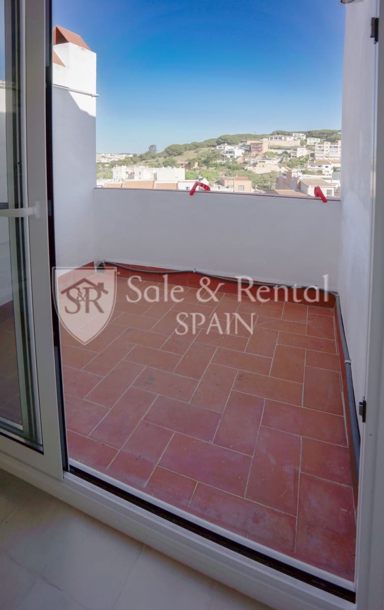 2 bedroom Villa for sale in Sant Feliu de Guixols - € 490,000 (Ref: 9850871)