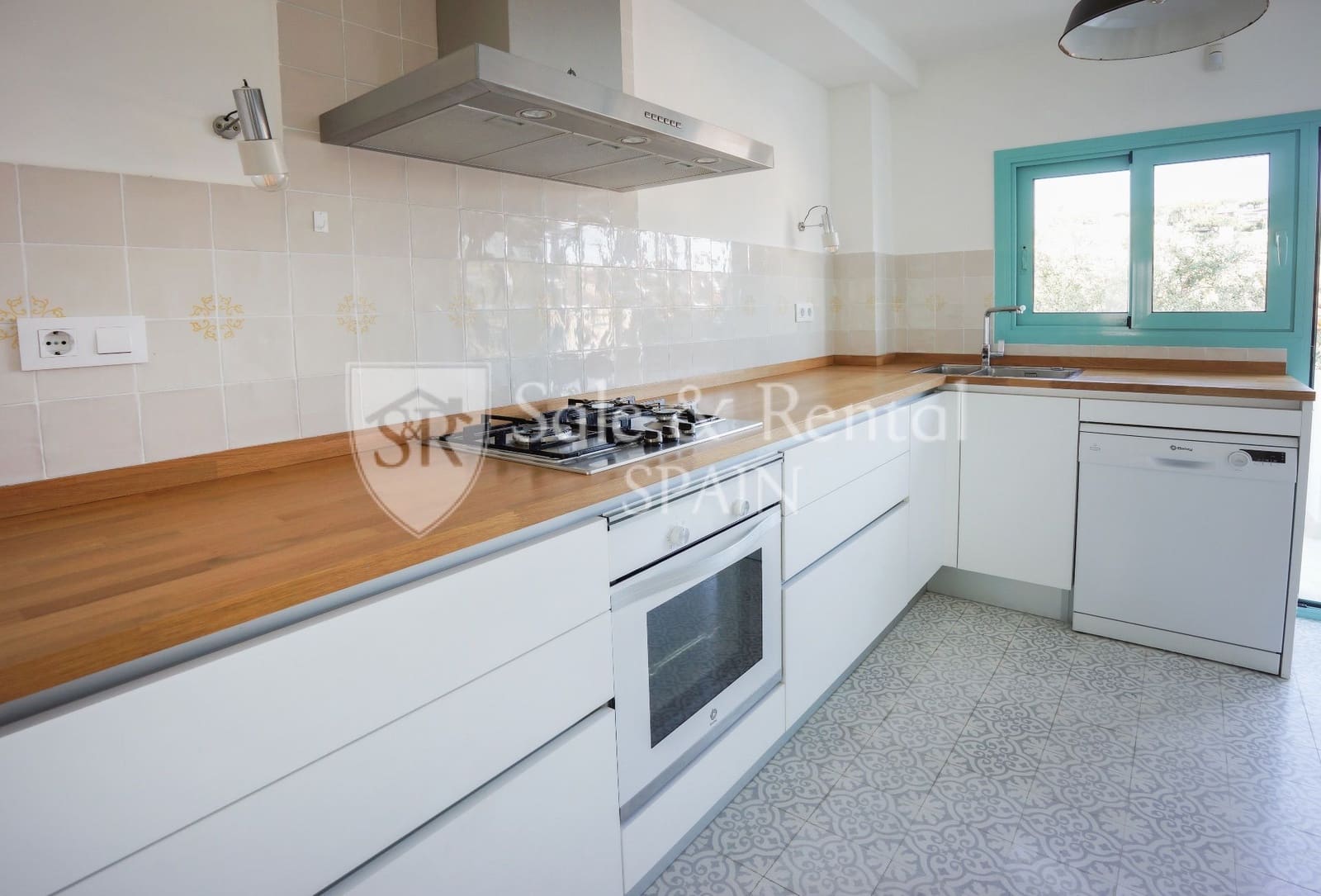2 bedroom Villa for sale in Sant Feliu de Guixols - € 490,000 (Ref: 9850871)