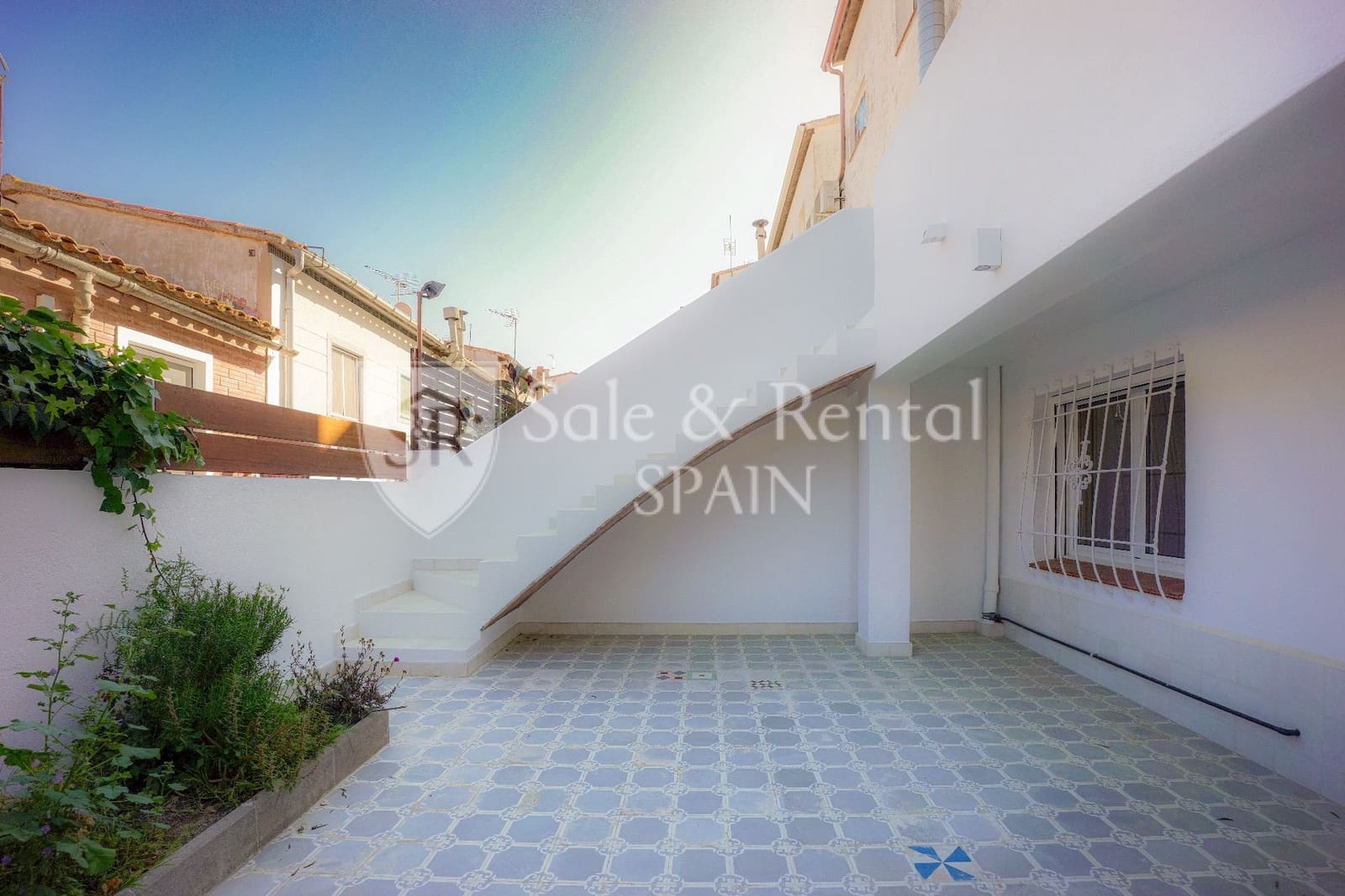 2 bedroom Villa for sale in Sant Feliu de Guixols - € 490,000 (Ref: 9850871)