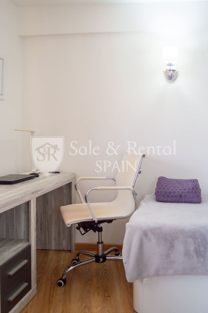 2 bedroom Flat for sale in Lloret de Mar - € 165,000 (Ref: 9854814)