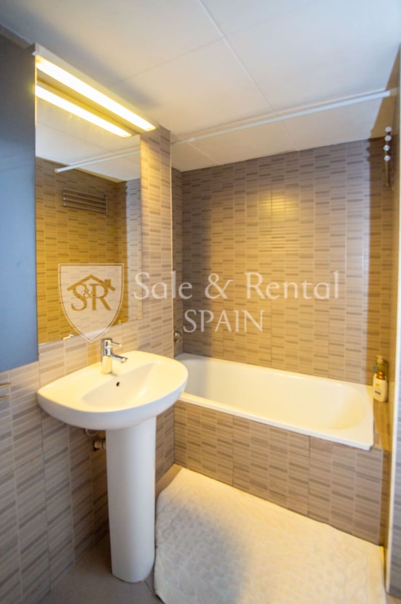 2 bedroom Flat for sale in Lloret de Mar - € 165,000 (Ref: 9854814)