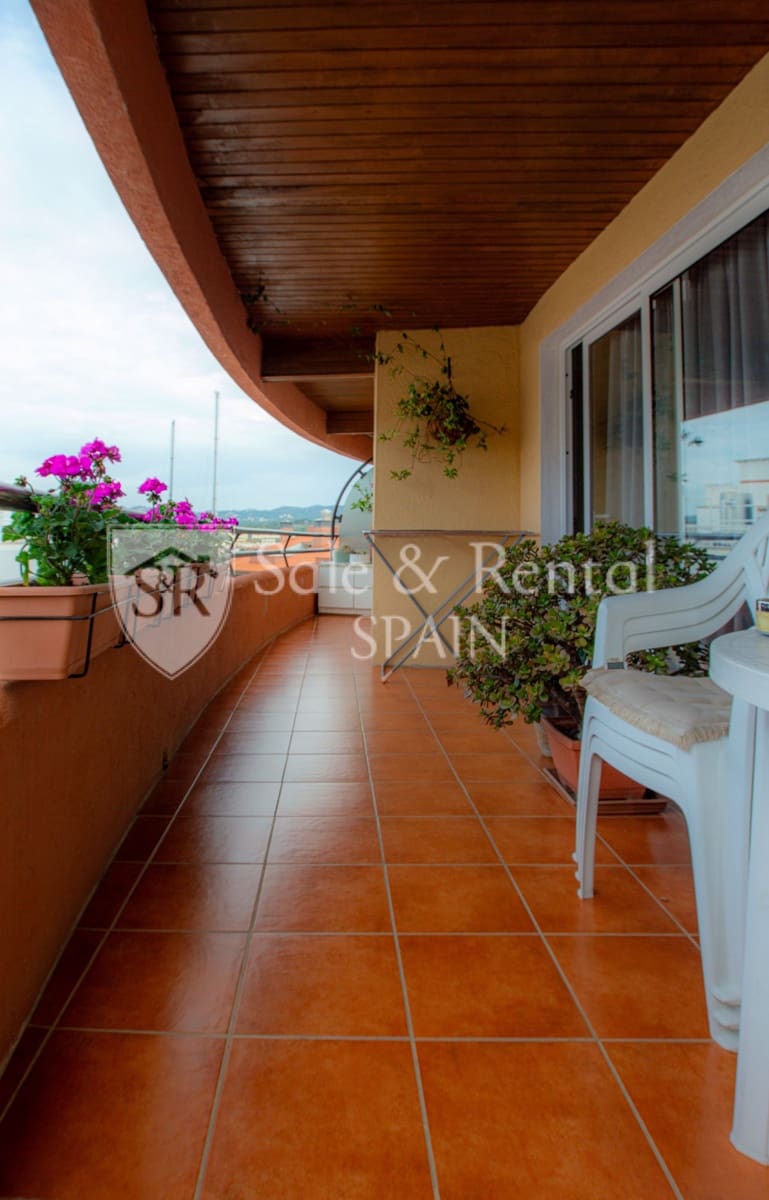 2 bedroom Flat for sale in Lloret de Mar - € 165,000 (Ref: 9854814)