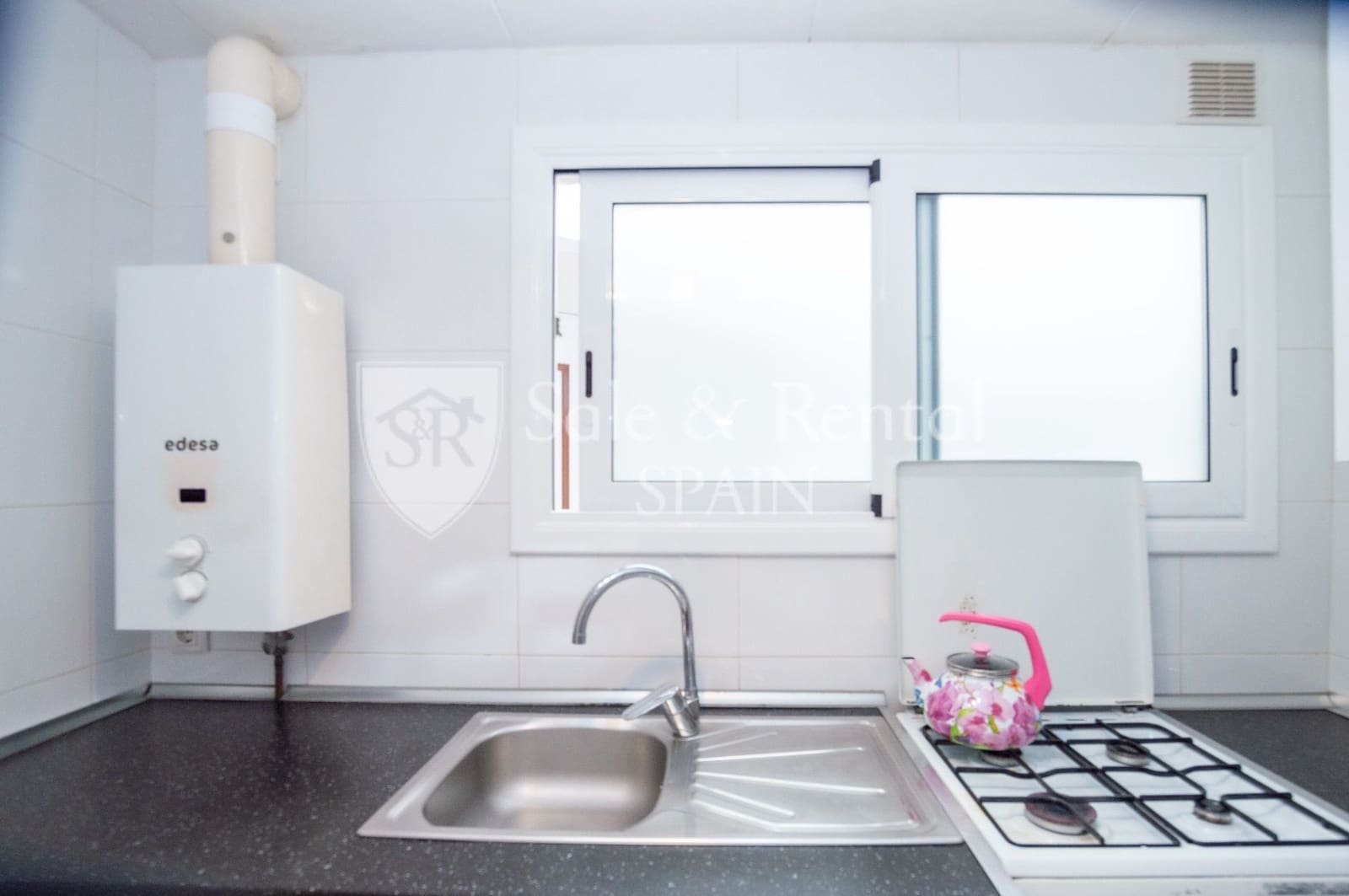 2 bedroom Flat for sale in Lloret de Mar - € 165,000 (Ref: 9854814)