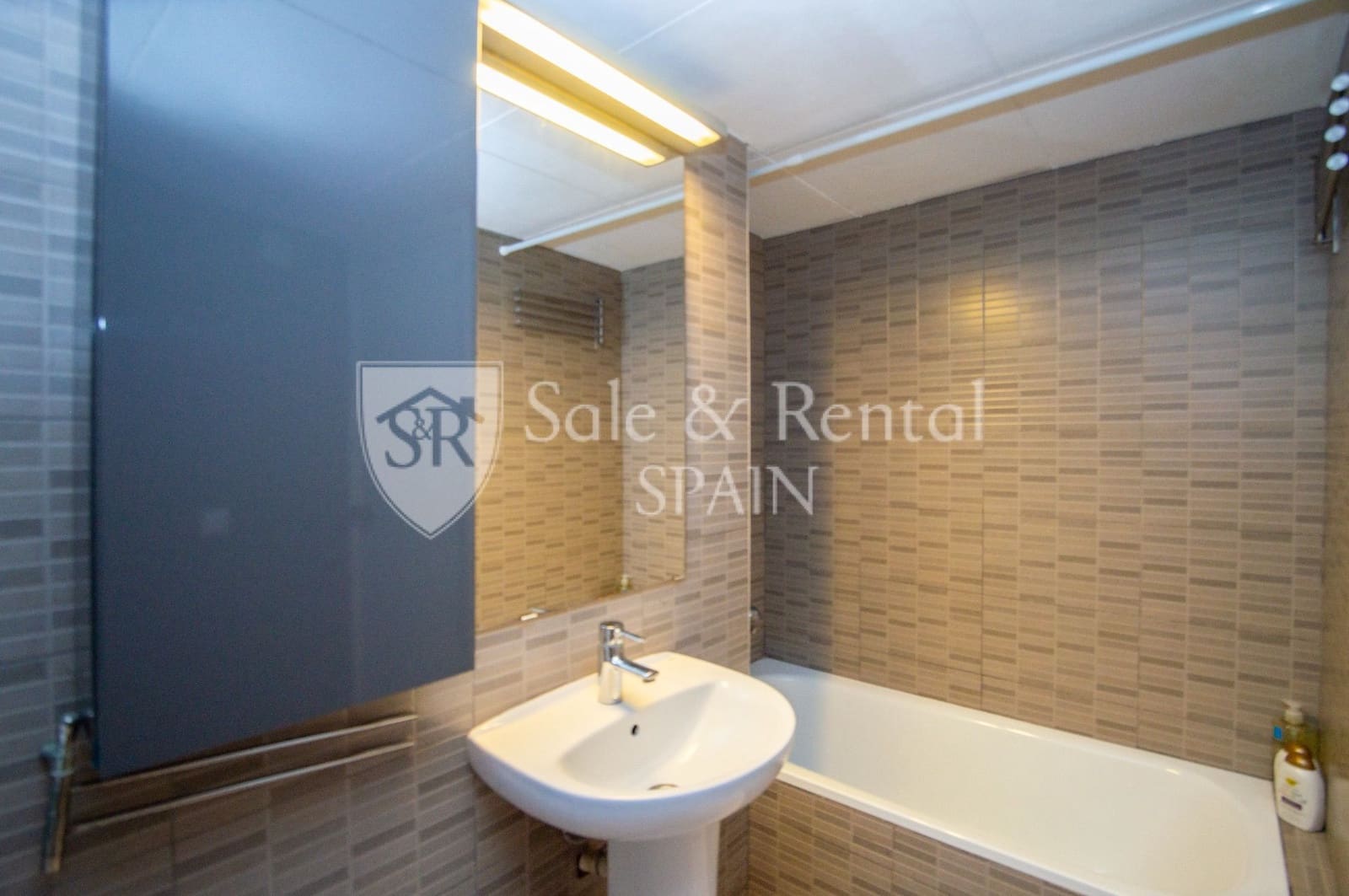 2 bedroom Flat for sale in Lloret de Mar - € 165,000 (Ref: 9854814)